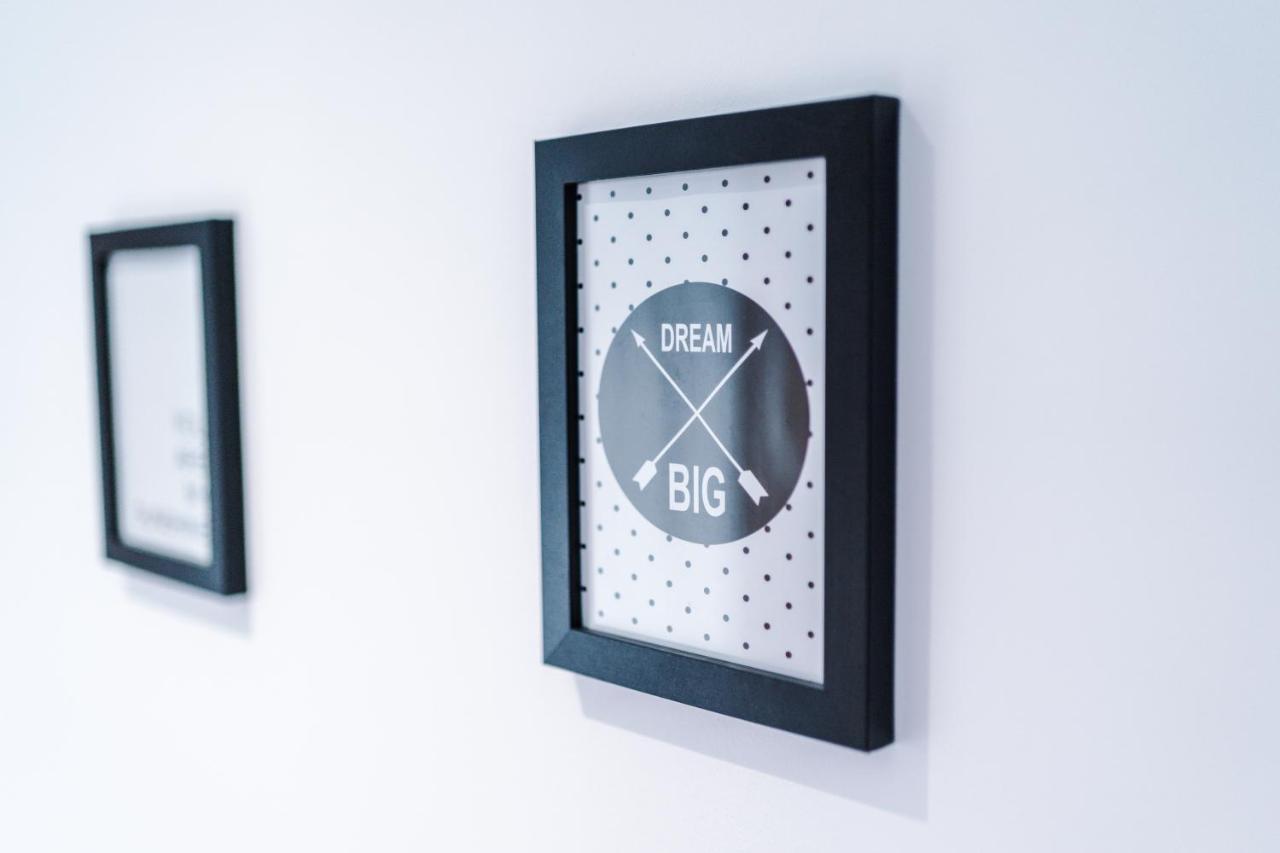 Rest & Recharge At The Station Apartment *